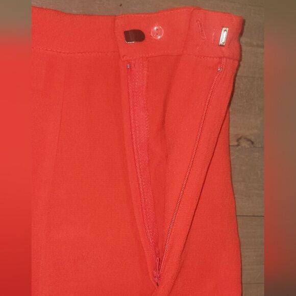 NWOT H&M Red Flutter Ruffle Shorts 10 - Picture 6 of 13